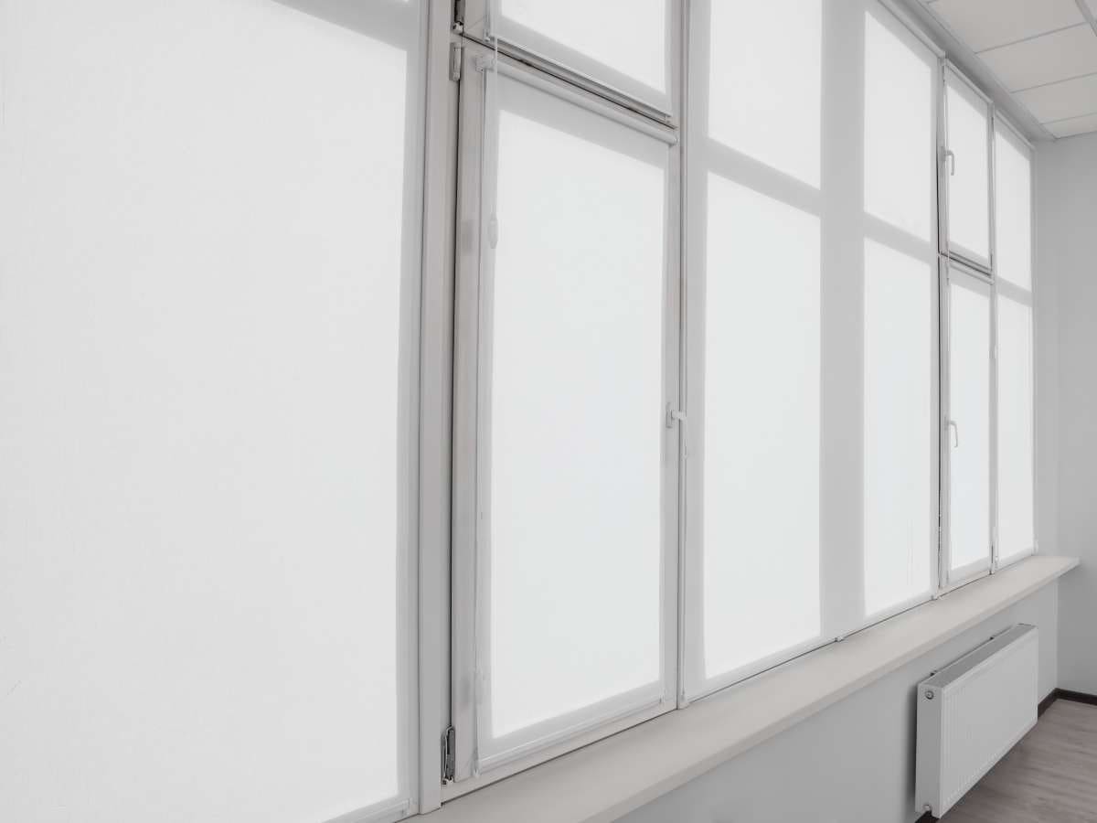 How To Pick The Best Window Shades For Large Windows | Desert Window Wear